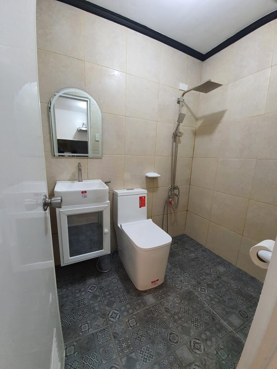 Cozy Secured Transient House near Robinsons Mall L10 House in Calabarzon