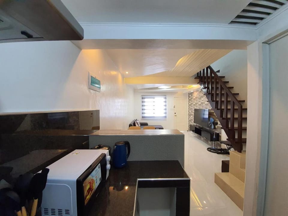 Cozy Secured Transient House near Robinsons Mall L10 House in Calabarzon