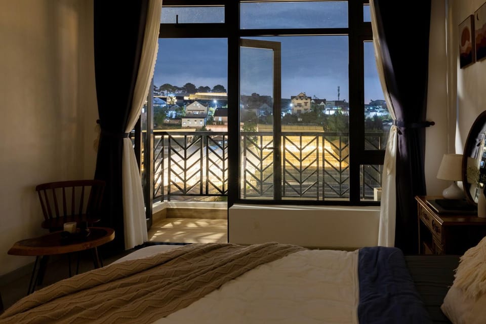 View (from property/room), Balcony/Terrace, Photo of the whole room