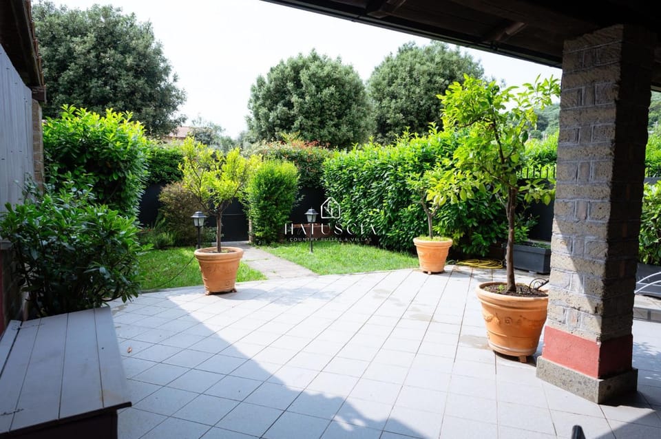 Natuscia Trevignano Platani Villa with Garden House in Trevignano Romano