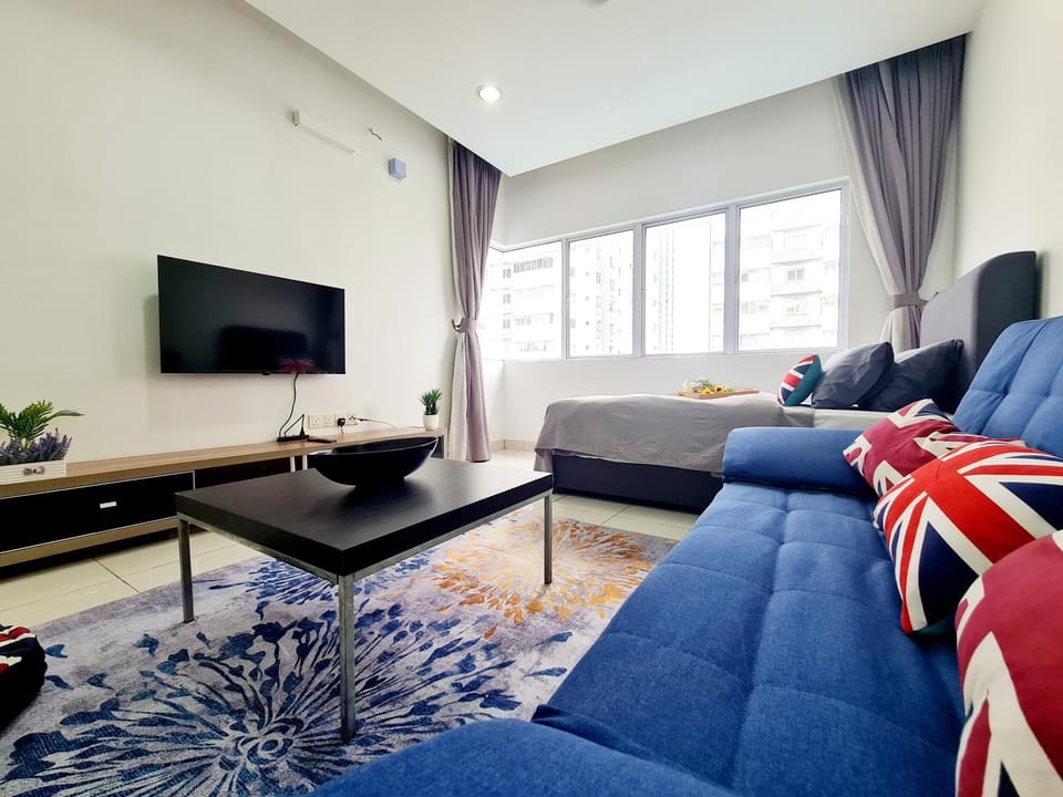 Bed, TV and multimedia, Living room, Seating area