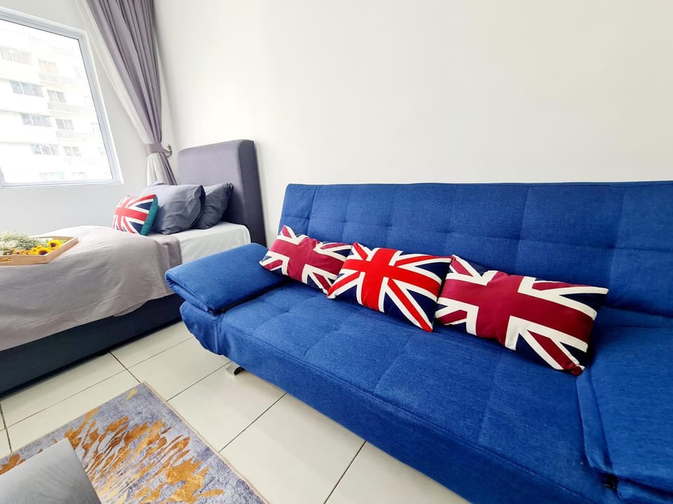 Bed, Living room, Seating area