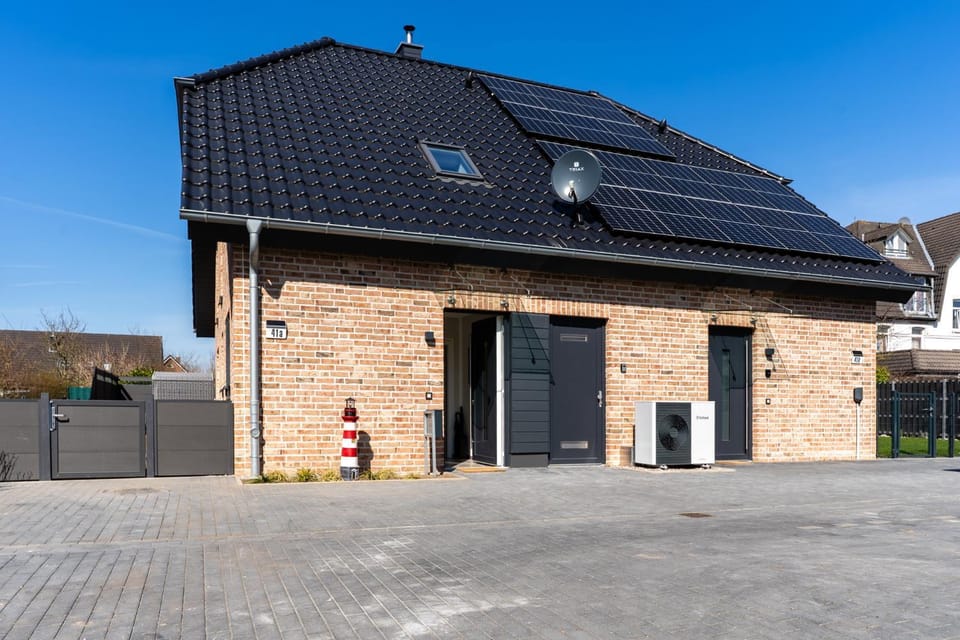 Property building, Facade/entrance