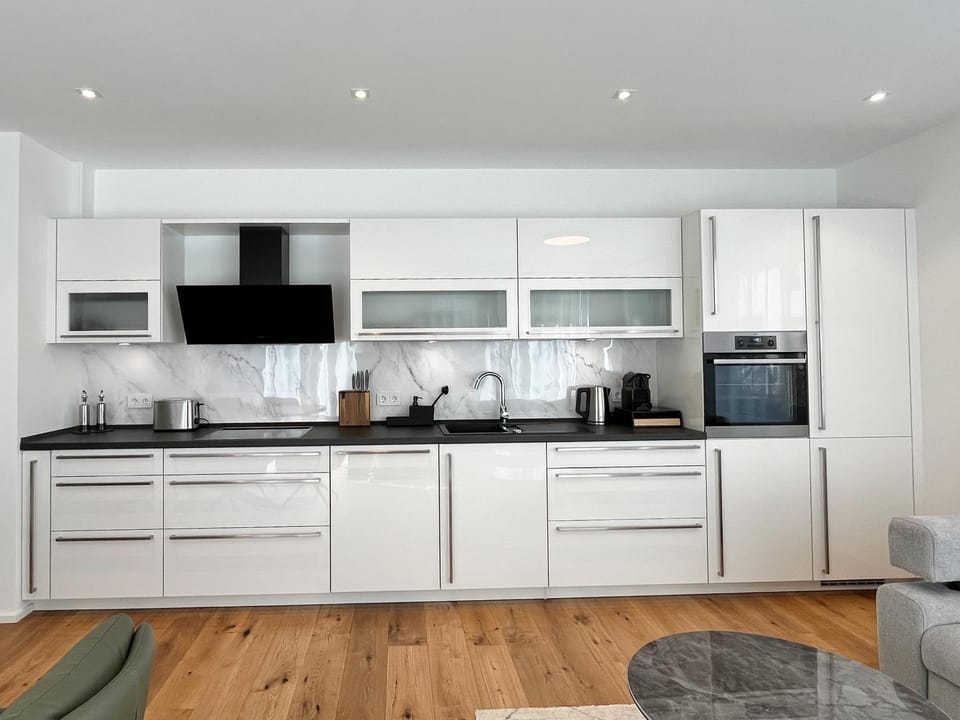 YUVA HOMES Germering - 100m2 - nahe München - 2 Bäder - S-Bahn Apartment in Bavaria
