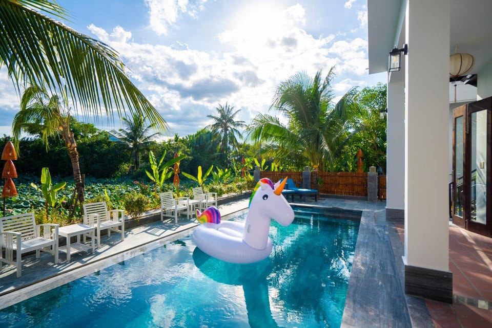 Day, Natural landscape, Garden, Garden view, Pool view, Swimming pool, sunbed