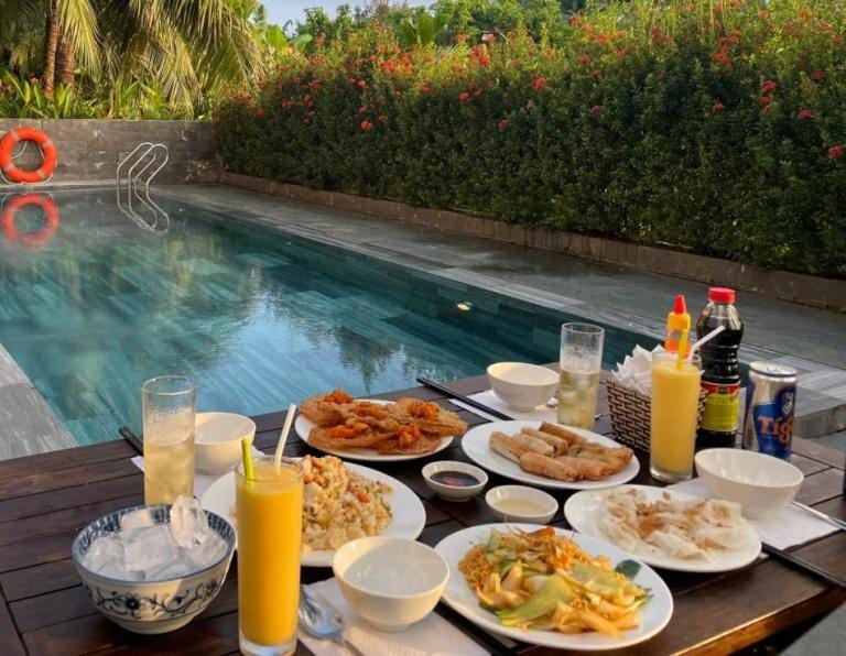 Day, Food and drinks, Food, Pool view, Swimming pool, Breakfast, Continental breakfast, Lunch, Dinner, Drinks