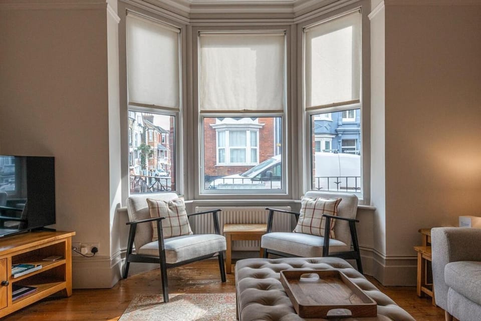 Belle Vue House- Charming spacious house ideal for friends, family and group gatherings, close to Ramsgate centre - Free street parking House in Ramsgate