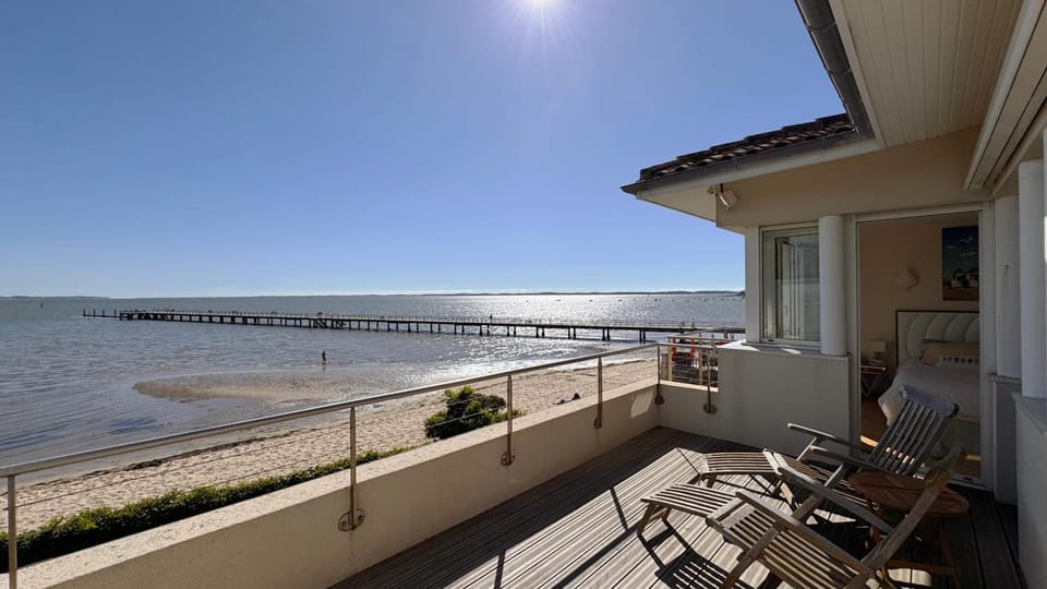 Patio, Day, Natural landscape, View (from property/room), Balcony/Terrace, Beach, Sea view, sunbed