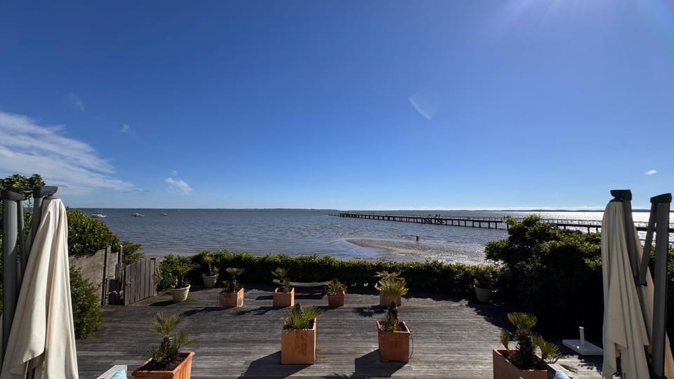Nearby landmark, Day, Natural landscape, Balcony/Terrace, Beach, Sea view