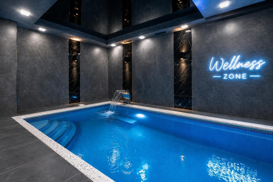 Pool view, Swimming pool