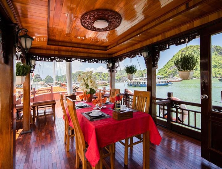 Restaurant/places to eat, Activities