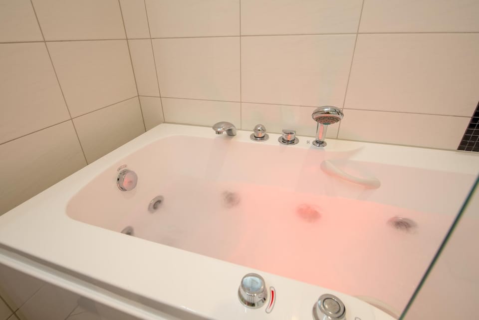Bathroom, Bath