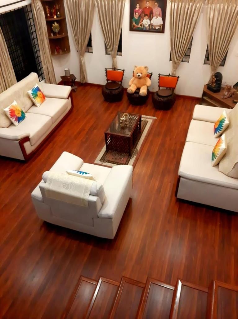 Living room, Photo of the whole room, Seating area