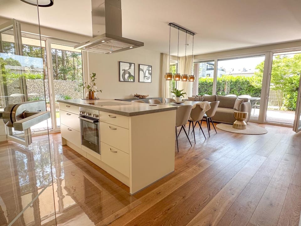 Living room, Dining area, kitchen