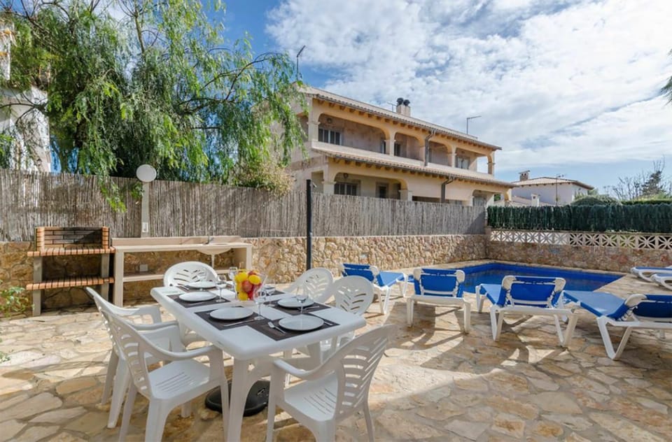 Balcony/Terrace, Dining area, Swimming pool, sunbed