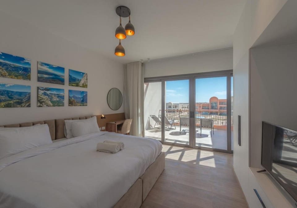 Sophisticated 1BR 1,5 Bath Duplex - Kamaran El Gouna, Pool View & Access Apartment in Hurghada