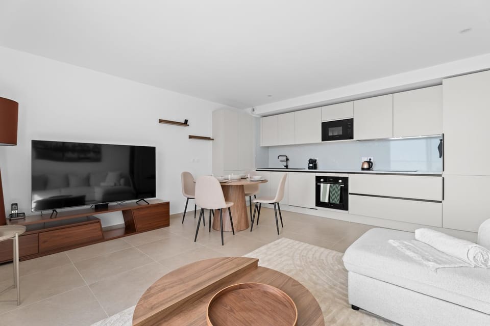 TV and multimedia, Kitchen or kitchenette, Living room, Dining area