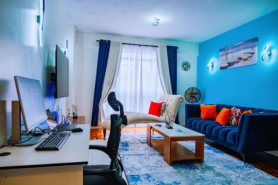 TV and multimedia, Living room, Seating area, Evening entertainment