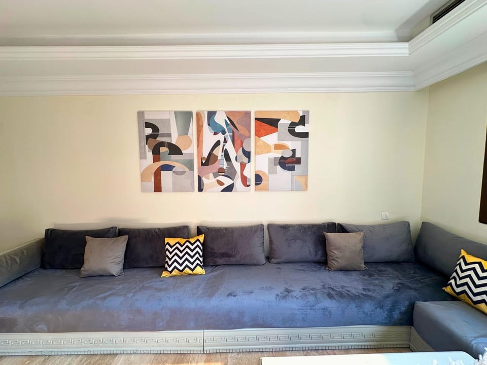Living room, Decorative detail, Seating area
