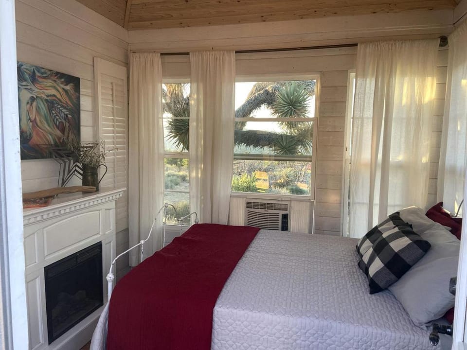 Charming Yucca Valley Cabin Rental for Getaways in California Cabin in Yucca Valley