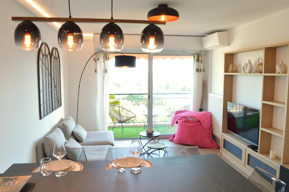 Appartement 2P vue mer Antibes Apartment in Antibes