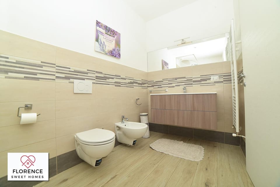 Toilet, Bathroom, bidet, towels