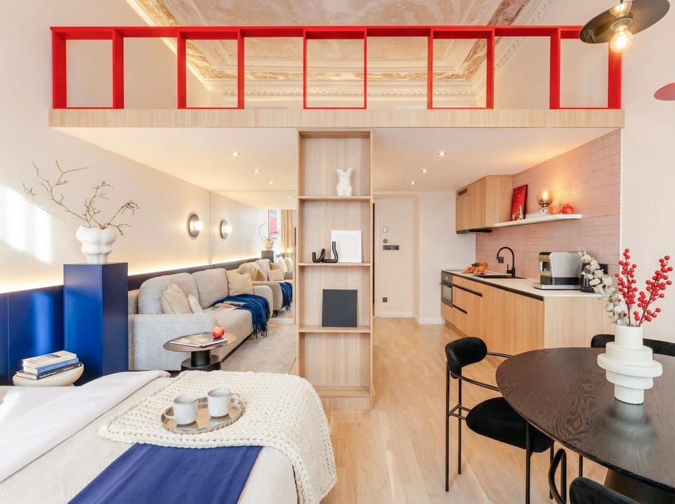Bed, Coffee/tea facilities, Kitchen or kitchenette, Seating area, Dining area, Bedroom
