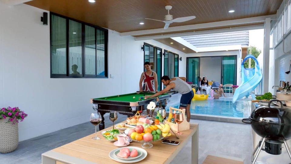 People, BBQ facilities, Food and drinks, Seating area, Dining area