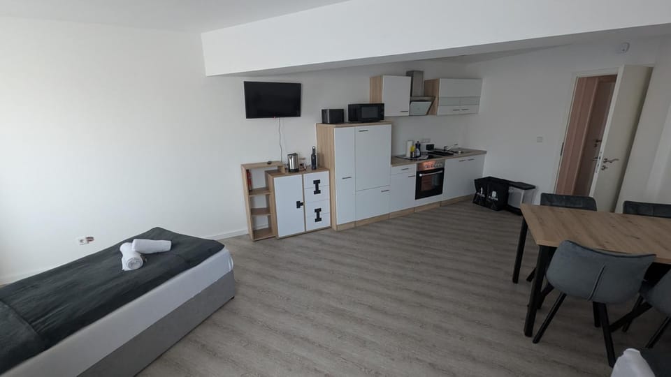 TV and multimedia, Kitchen or kitchenette, Seating area, Dining area