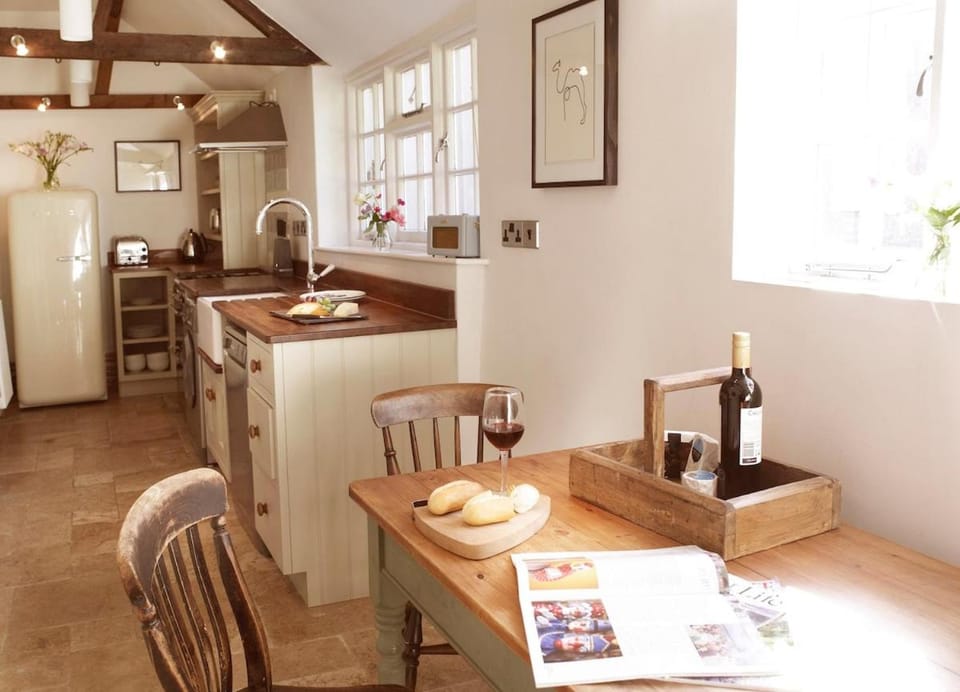 53 Durweston House in North Dorset District