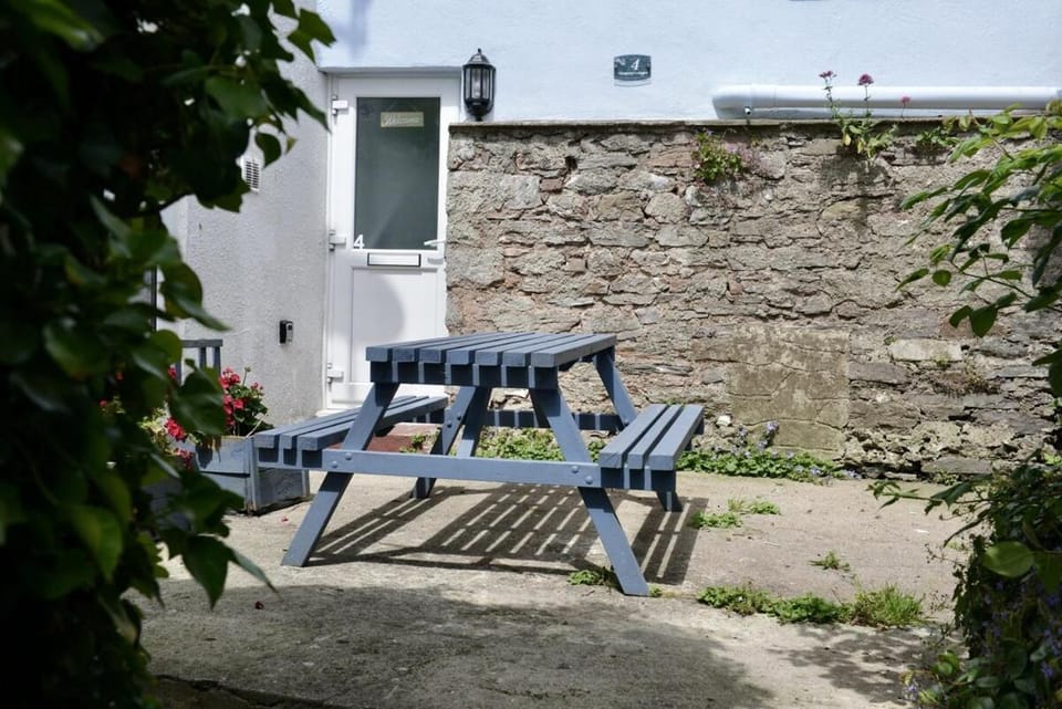 Quirky & Cosy Apartment in Brixham Centre, Devon Apartment in Brixham