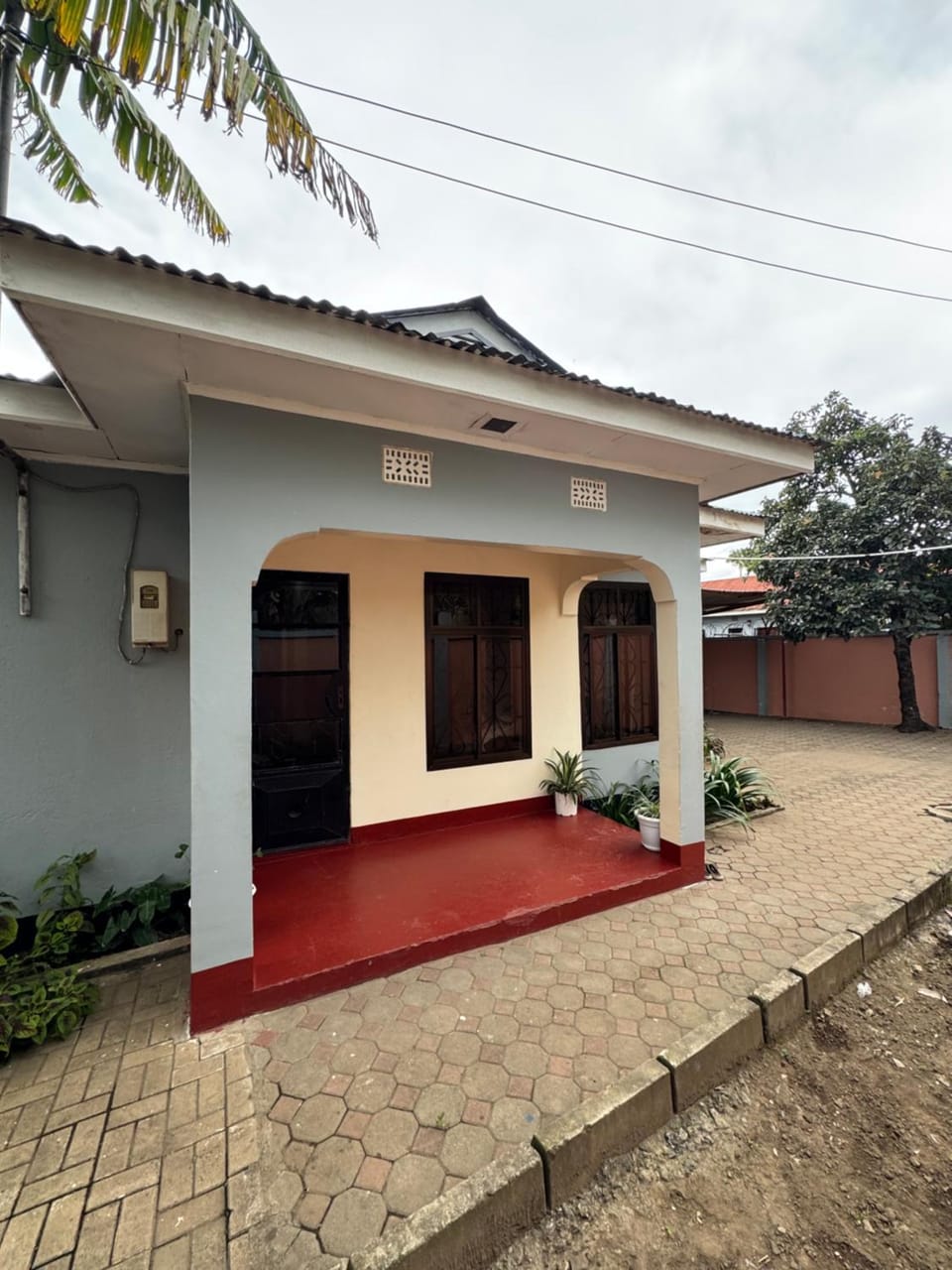 Facade/entrance