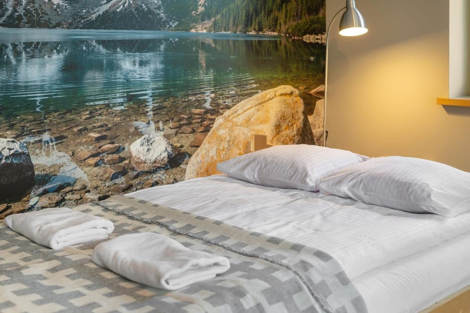 Bed, Lake view