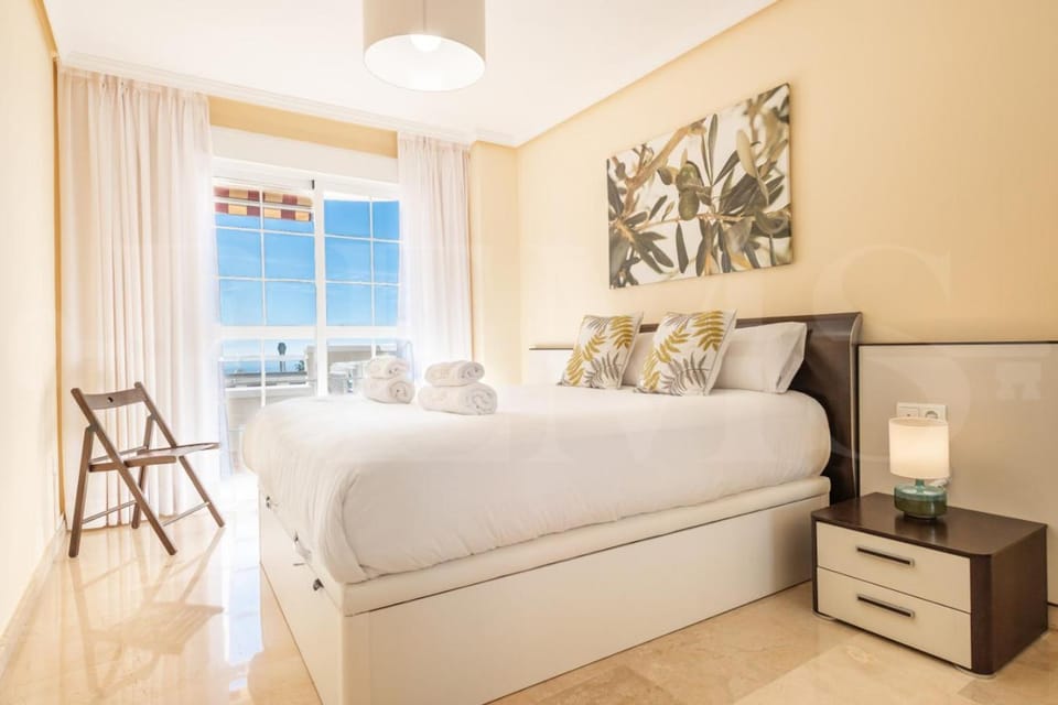 Cozy getaway with pool, close to the beach by REMS Apartment in Benalmadena