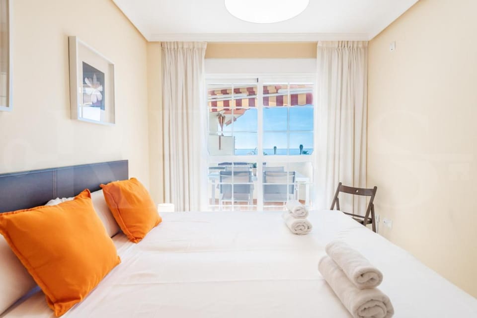 Cozy getaway with pool, close to the beach by REMS Apartment in Benalmadena