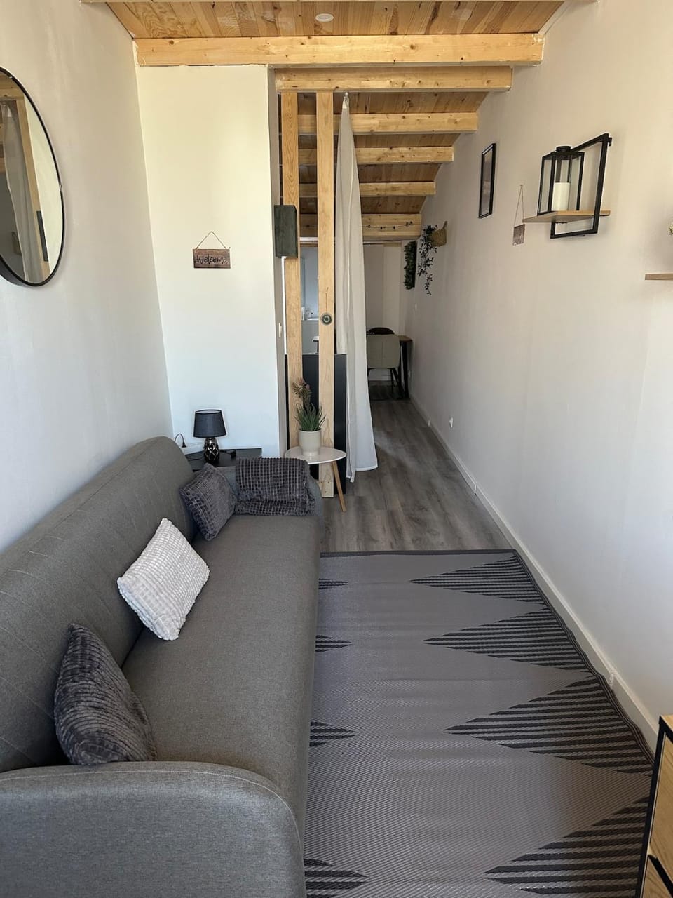 Living room, Seating area