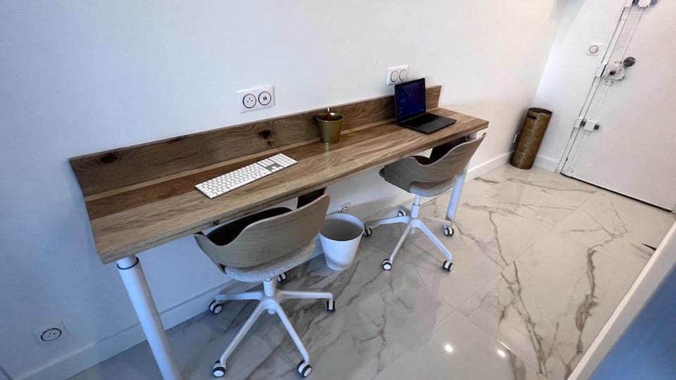Nice Apartment with amazing view of Paris plus Parking Apartment in Paris