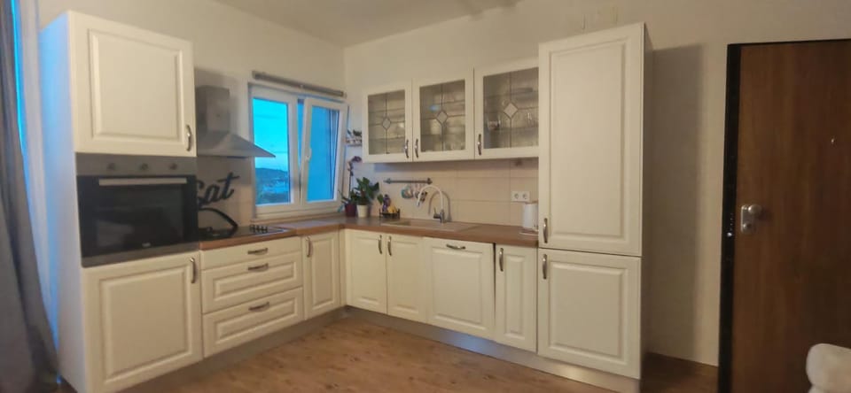 Four bedroom apartments near beach with pool Apartment in Tisno