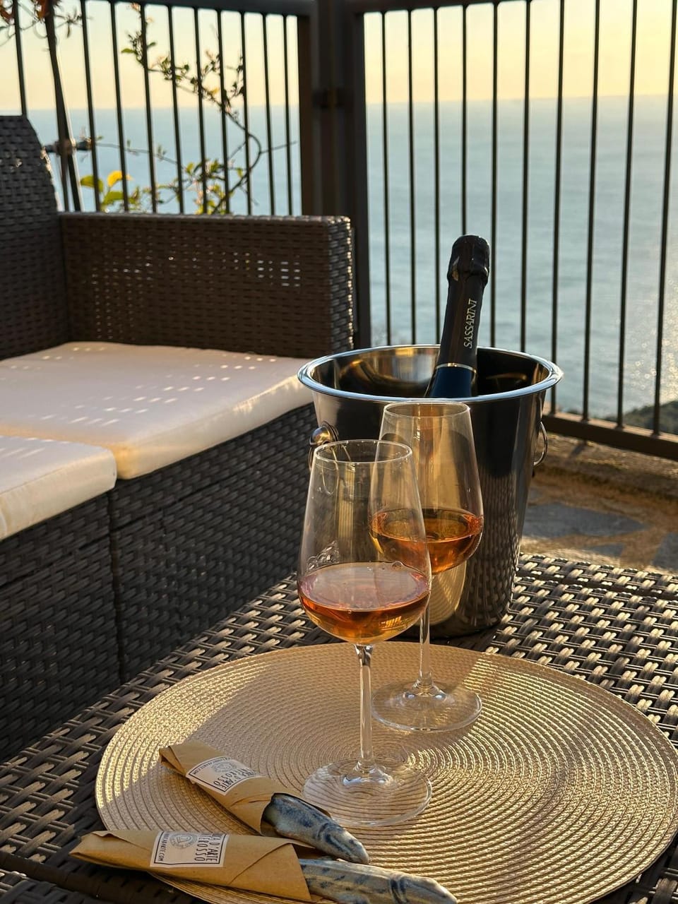 Day, Natural landscape, View (from property/room), Balcony/Terrace, Food and drinks, Sea view, Alcoholic drinks