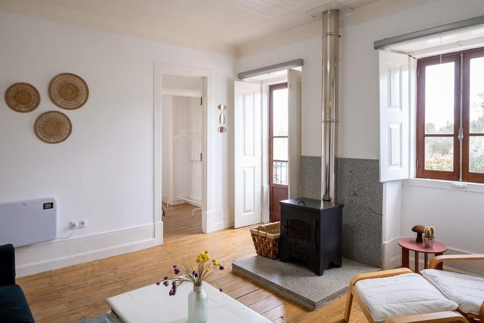 Living room, Seating area, internet