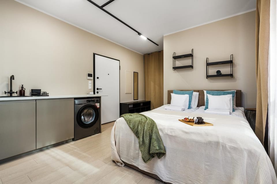 Bed, Kitchen or kitchenette, Photo of the whole room, Bedroom, towels, washing machine