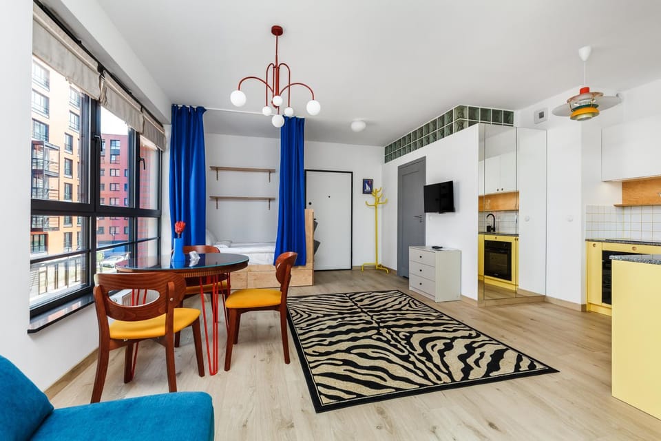 TV and multimedia, Kitchen or kitchenette, Living room, Seating area, stove