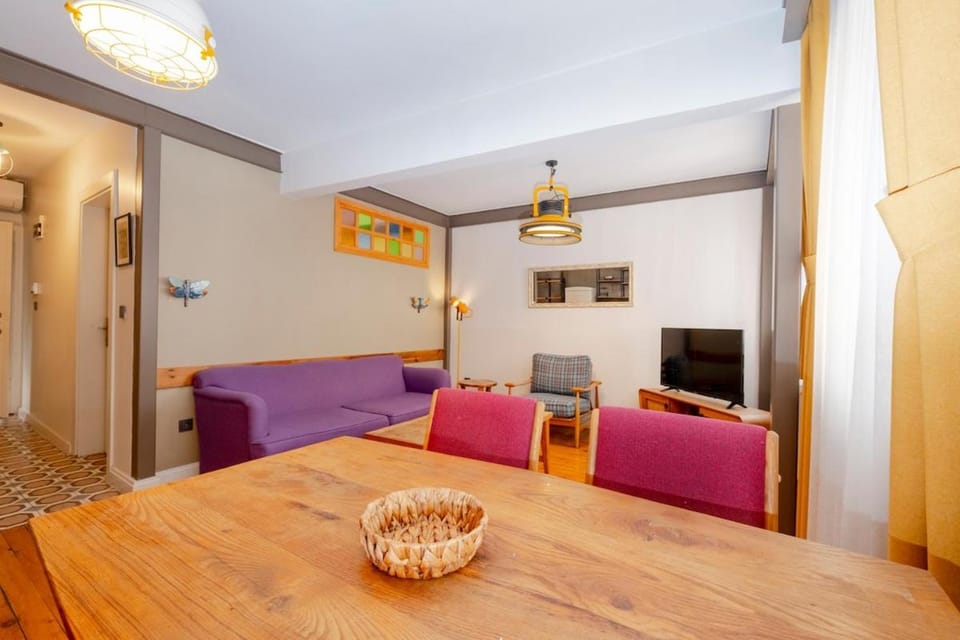 Cosy Apartment with Lofty Ceilings Apartment in Istanbul