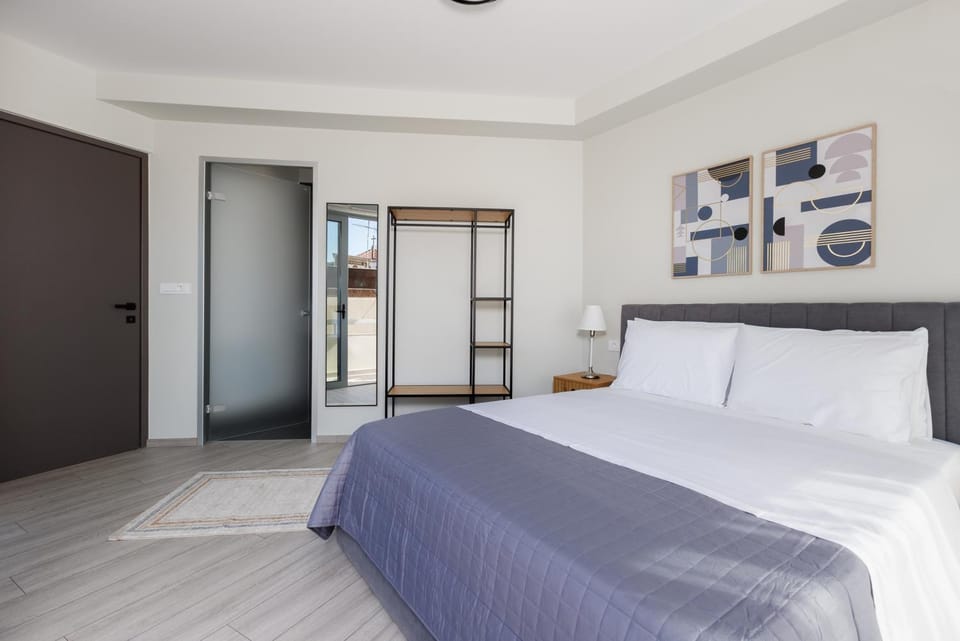 Bed, Photo of the whole room, Bedroom, wardrobe