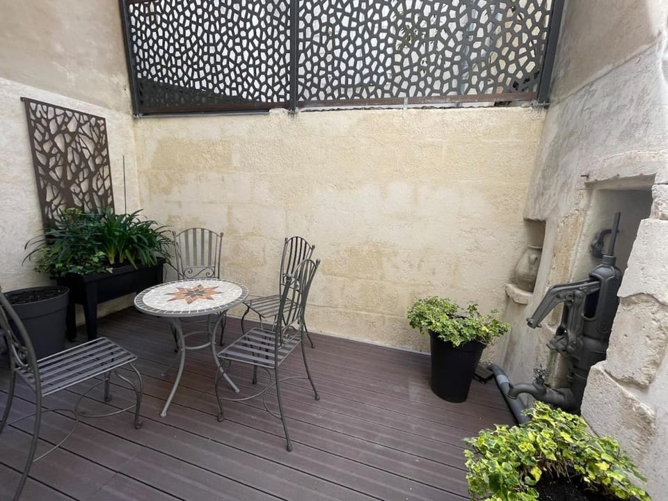 Beautiful T2 hypercentre private courtyard Apartment in La Rochelle
