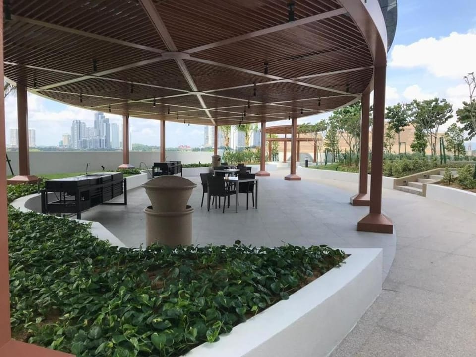 Almas suites puteri harbour by Hairis Apartment in Johor