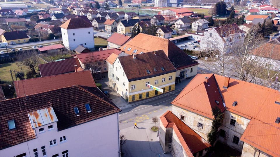 Property building, Neighbourhood, Bird's eye view, City view, Street view, Location