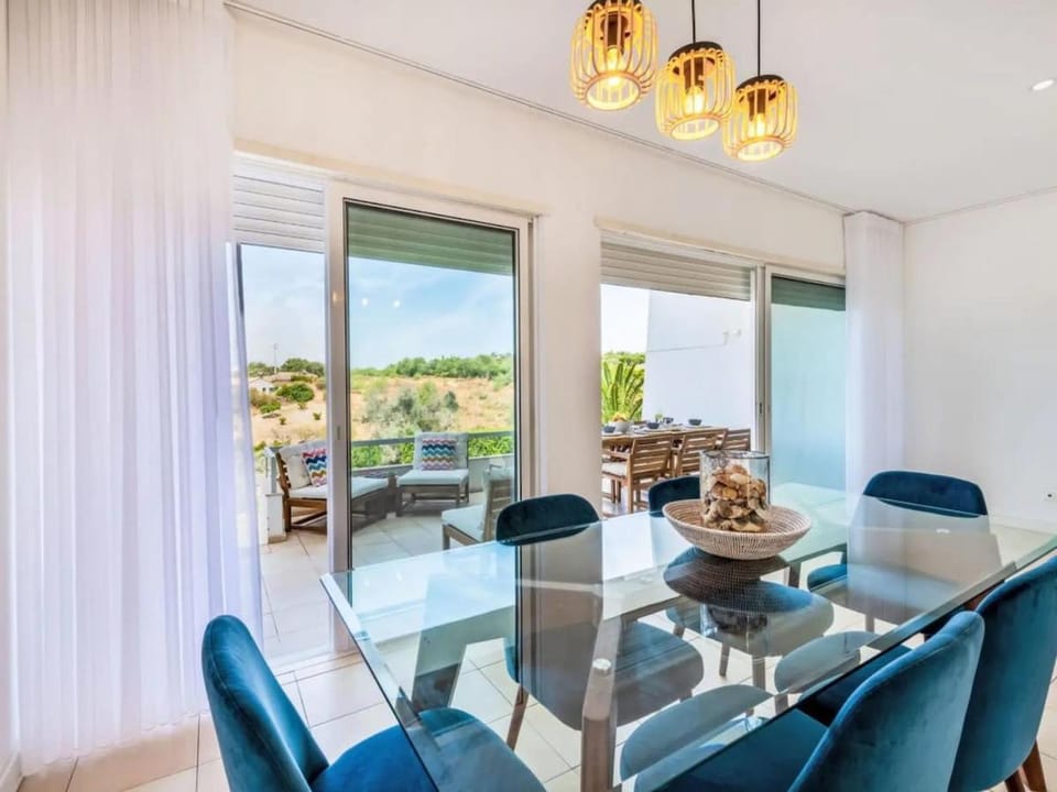Villa Maria, 3BD & Pool & Garden & BBQ Villa in Guia