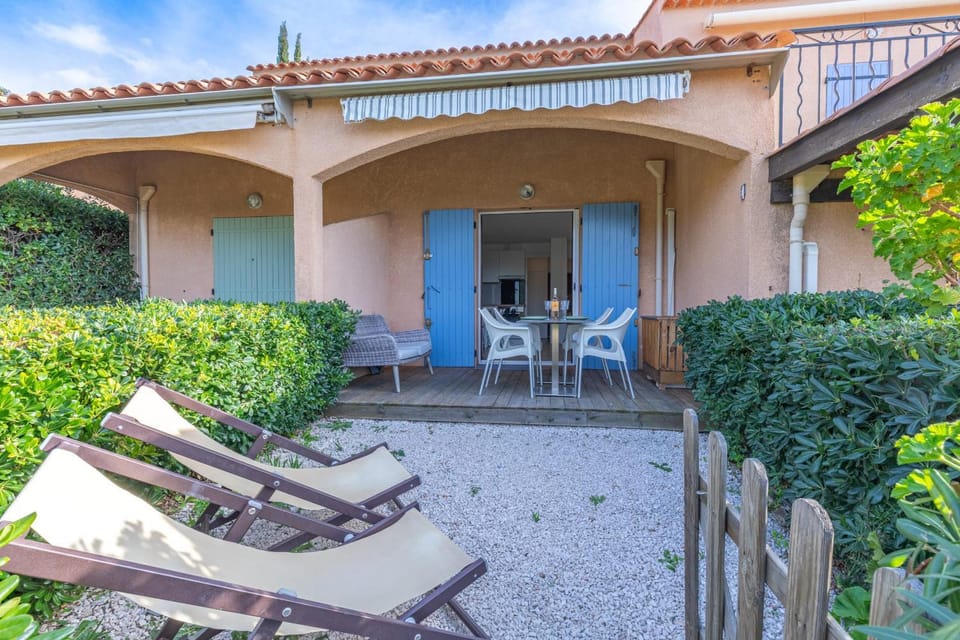 Saint-Clair Magnificent apartment with sea view Apartment in Le Lavandou