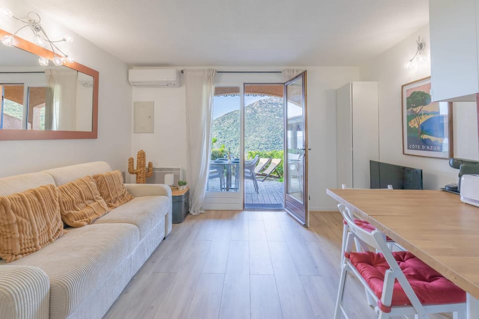 Saint-Clair Magnificent apartment with sea view Apartment in Le Lavandou